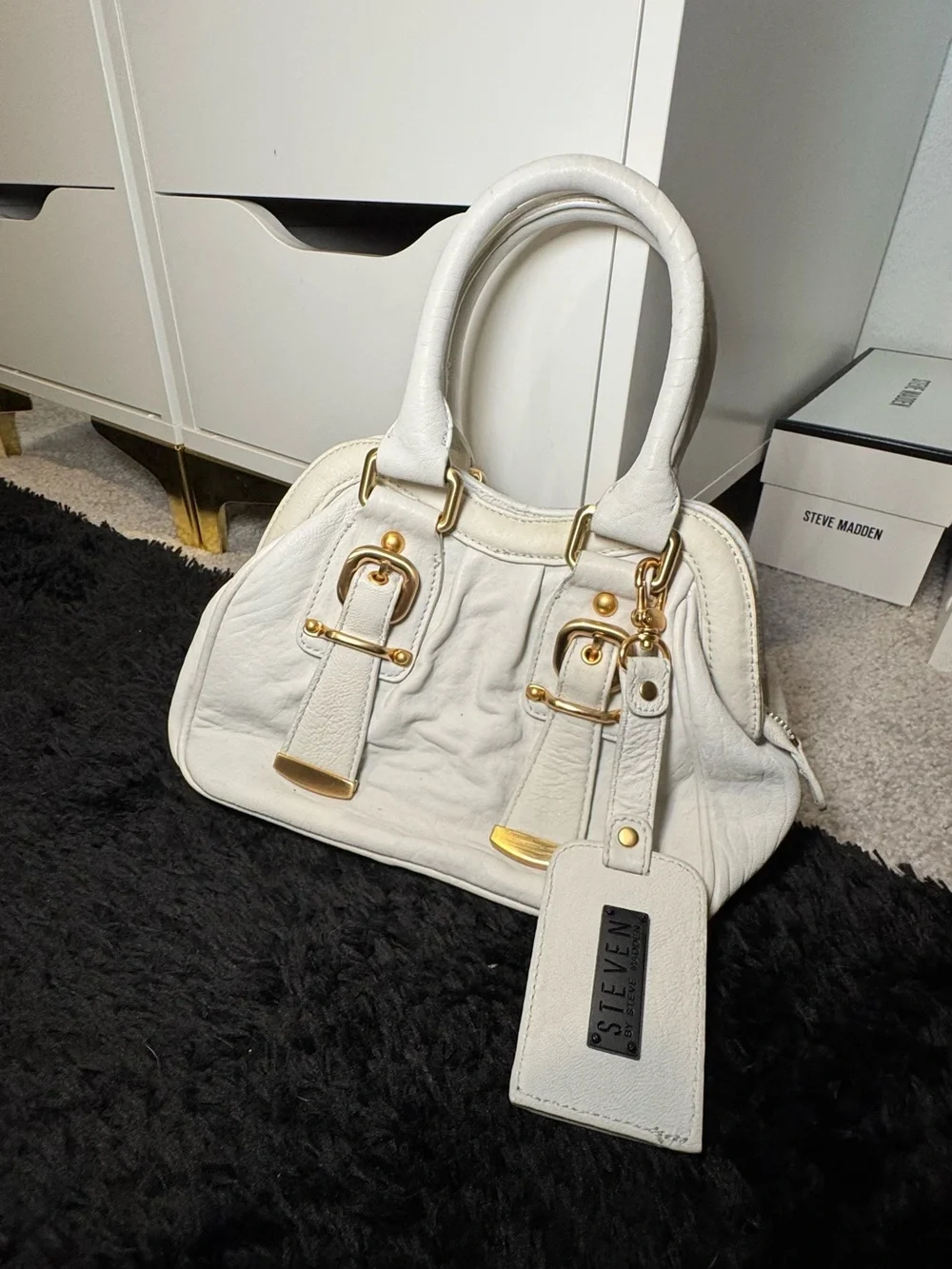 STEVE MADDEN White Leather mini purse with Gold Hardware